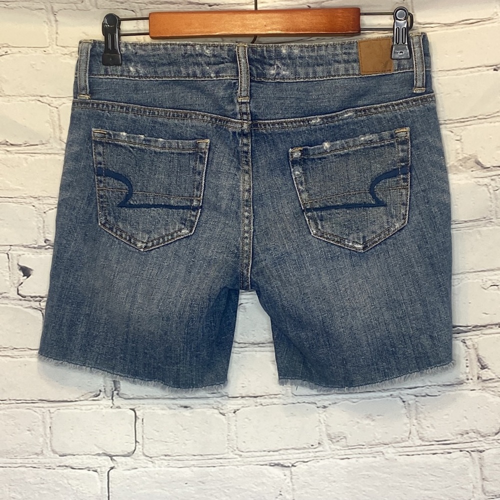 American Eagle Outfitters Cut-Off Distressed Blue Jean Shorts Size 0 - Picture 9 of 13